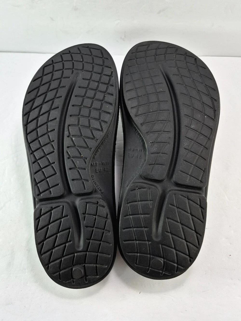 OOFOS OOriginal Sport Recovery Sandals Graphite Black Mens 8 / Womens 11